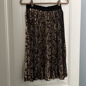 Pleated, printed midi skirt